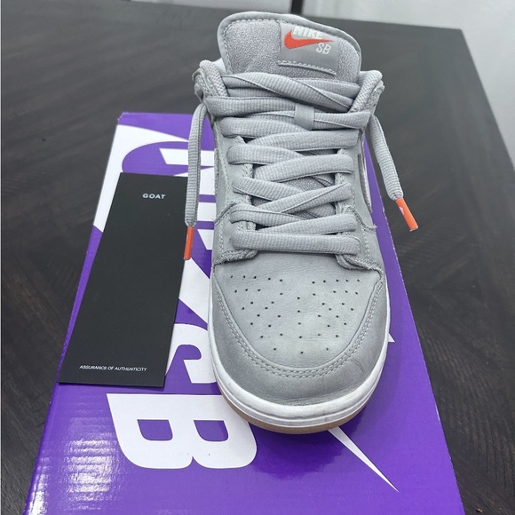 Nike Gray and White Men's Sneakers - Picture 11 of 16